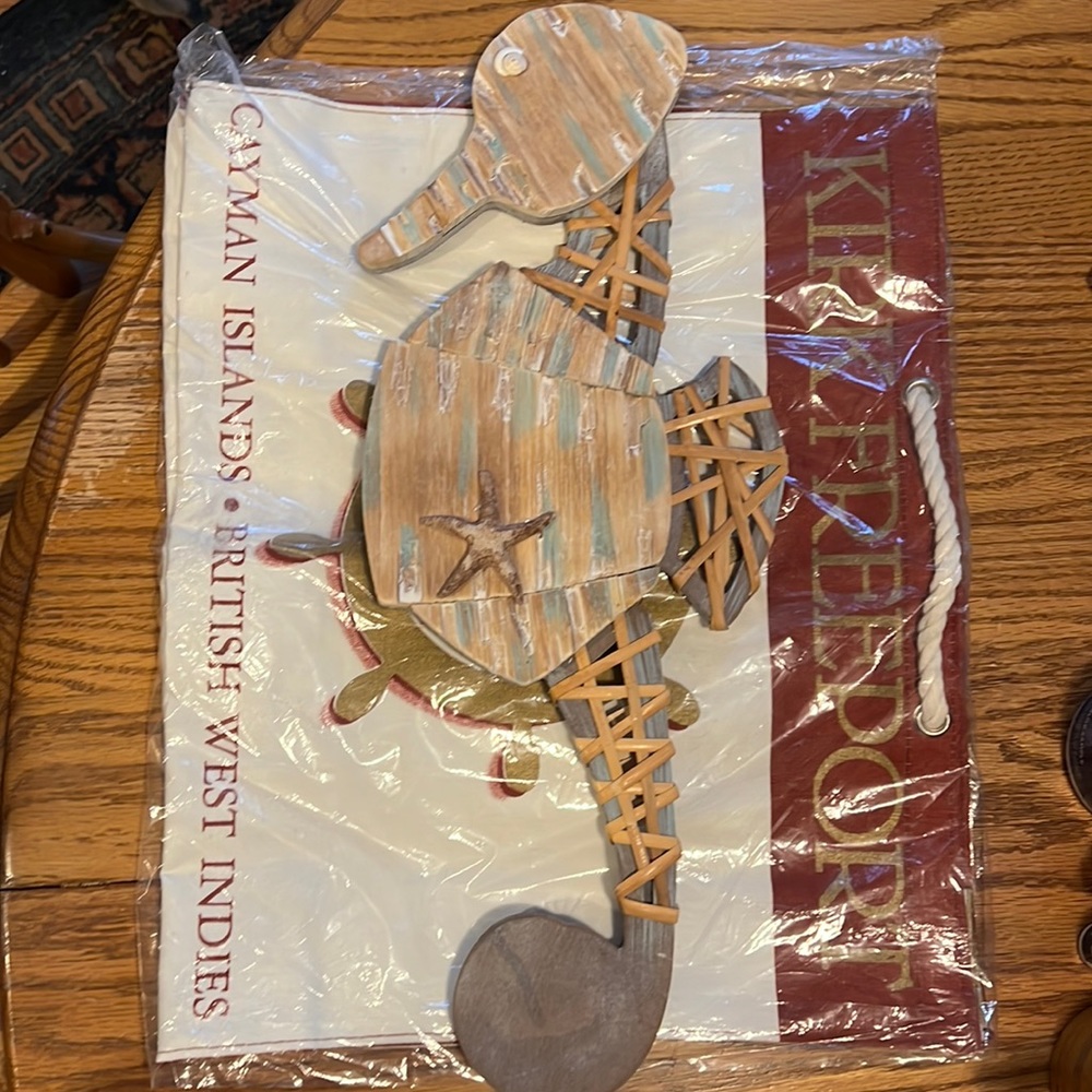 NWOT Seahorse wall hanging with free Kirk Freeport tote bag